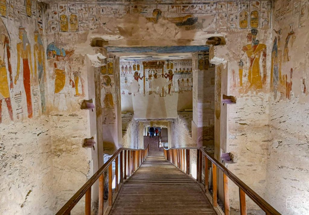 Merenptah-pasillo-pintura