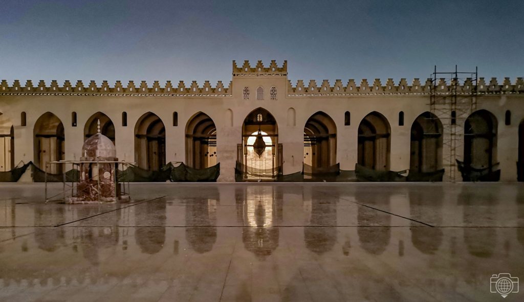 Mezquita-Al-Hakim-patio-frente