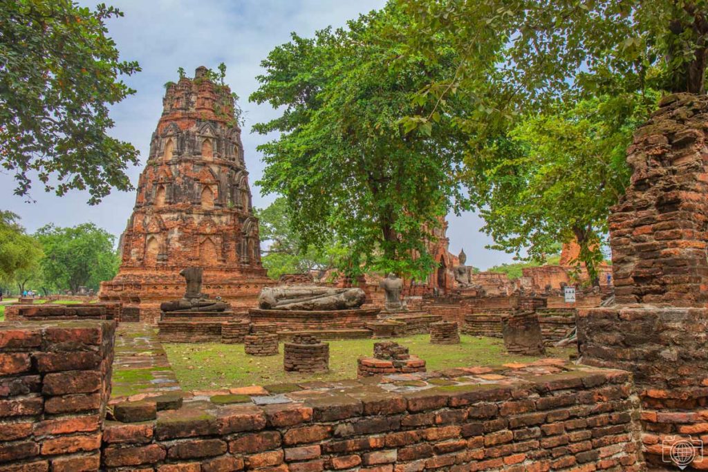Wat-Mahathat-ruinas-budas