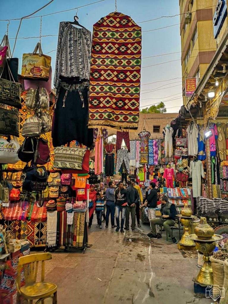 ropa-mercado-aswan