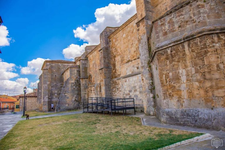 Gumiel de Izán: qué ver en este pueblo de Burgos con una gran iglesia