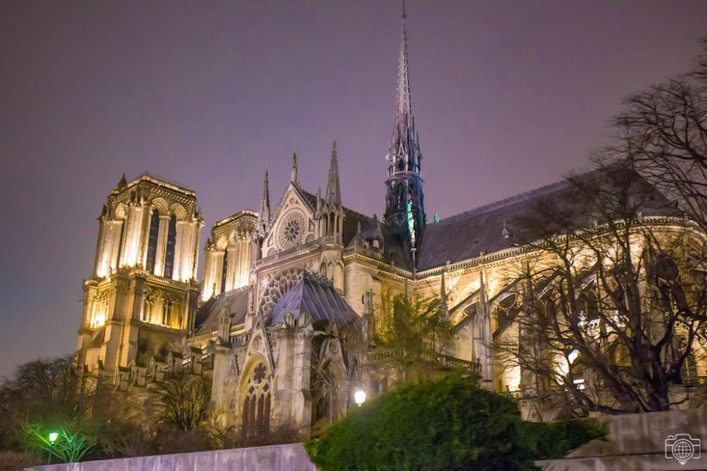 Notre-Dame-noche