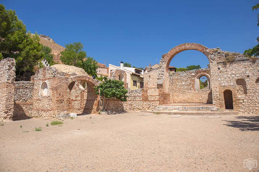 Ruinas-de-la-Iglesia-de-San-Pedro-hita